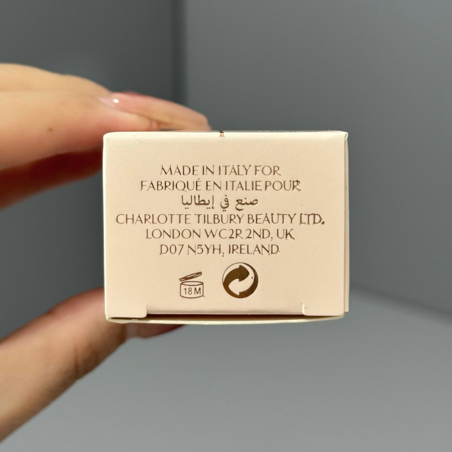 Airbrush Flawless Foundation - Fond de teint léger à couvrance totale CHARLOTTE TILBURY – Image 6